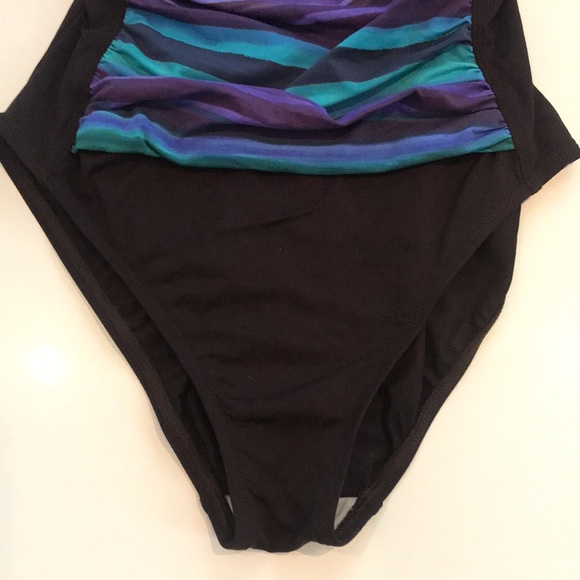 La Blanca Bathing Suit - Picture 7 of 17